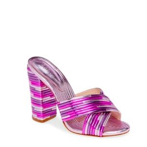 Schutz pink metallic open toed shoe